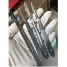手术刀